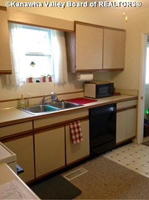 4th image of 1017 Somerset Dr