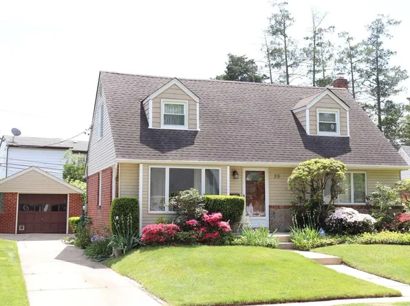 35 Morris Drive, New Hyde Park, NY 11040