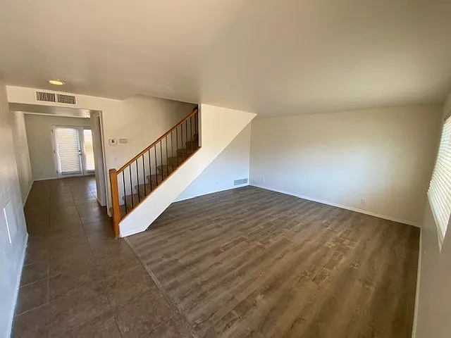 953 N Desert Ave - A — Photo 3