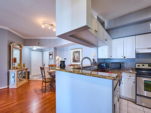 3rd image of 4414 Tuscany Way #414
