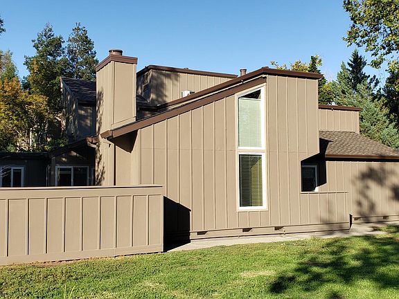2nd image of 102 Willow Hill Ct