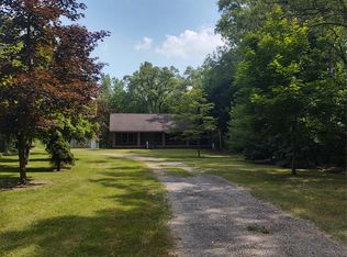 8996 Main St, Whitmore Lake, MI 48189