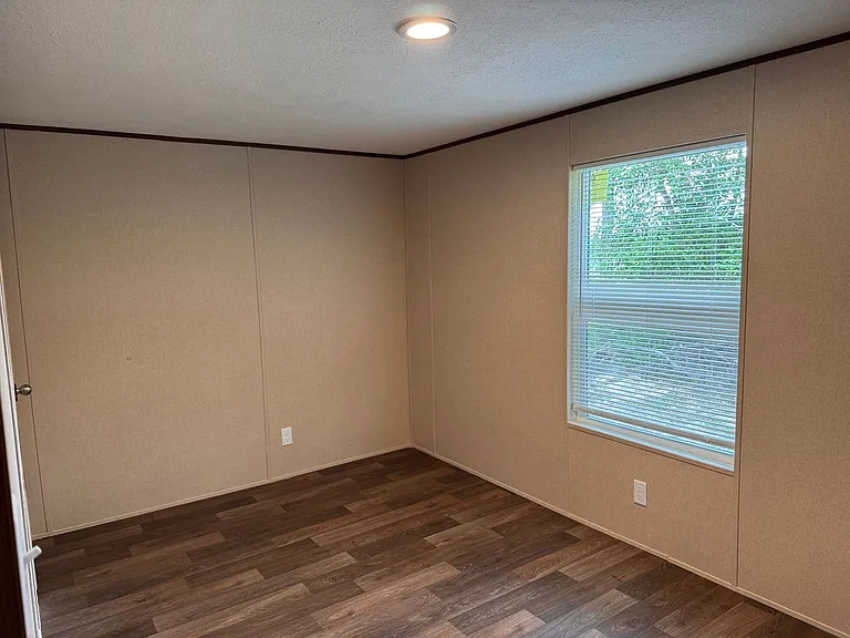 106 Harold Ln — Photo 16