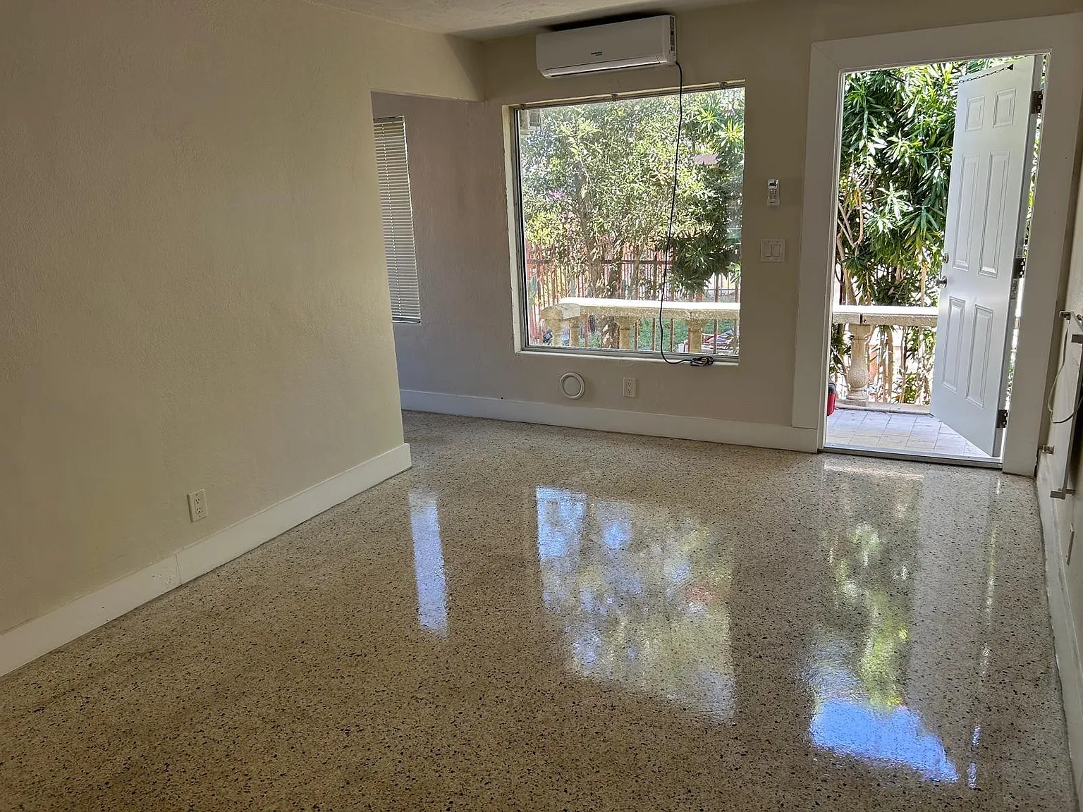 2 bed, 1.0 bath, $2,000 — Photo 4
