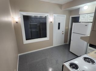 123 W Calhoun Ave, Springfield, IL 62702