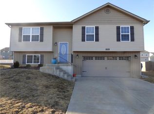 525 Prairie Creek Ct, Foristell, MO 63348