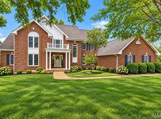 612 Roundstone Dr, Weldon Spring, MO 63304
