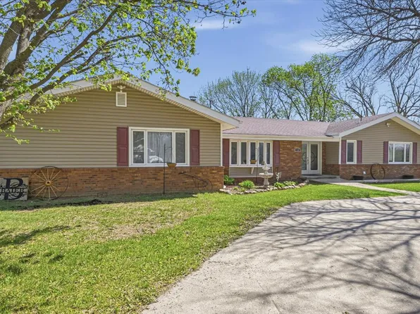 510 Moody Dr, Hamburg, IA 51640