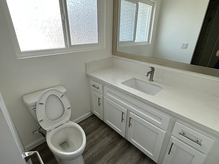 105 S Hayworth Ave #9 — Photo 5