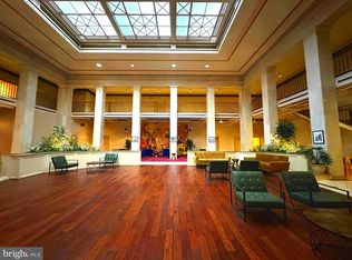 Colonnade, Philadelphia, PA 19130