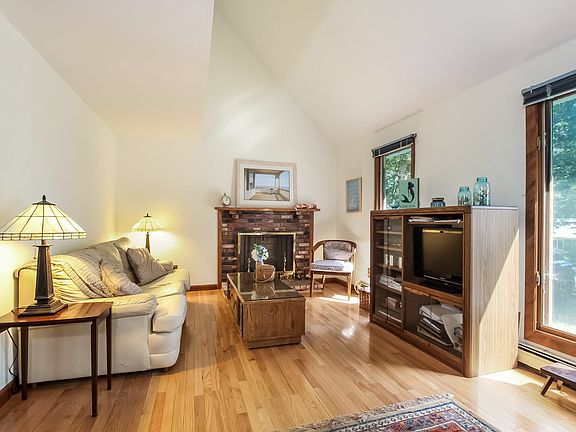5th image of 49 Ashumet Ave