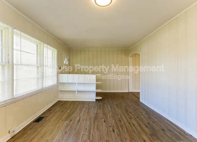 2629 Wood Dr NE — Photo 3