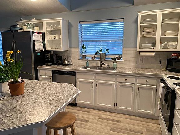 2nd image of 209 Ponderosa Dr