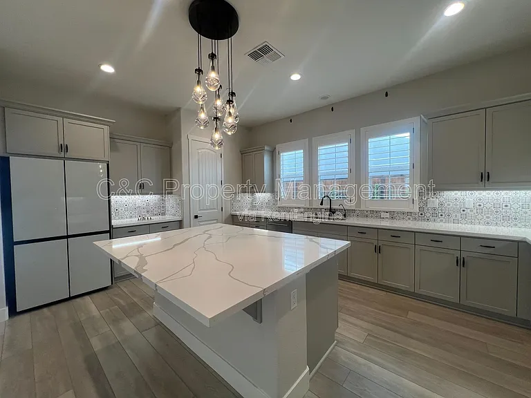 2996 Minaret Way — Photo 9
