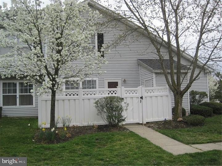 1st image of 16 Caraway Ct #16