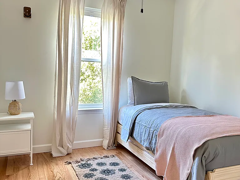 1820 Pear Tree Ln — Photo 4