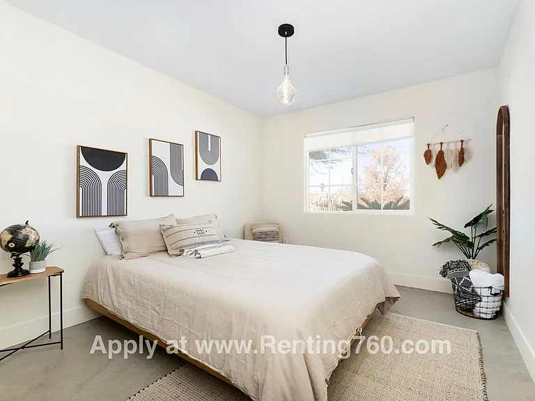 321 N Bonita Ave — Photo 23