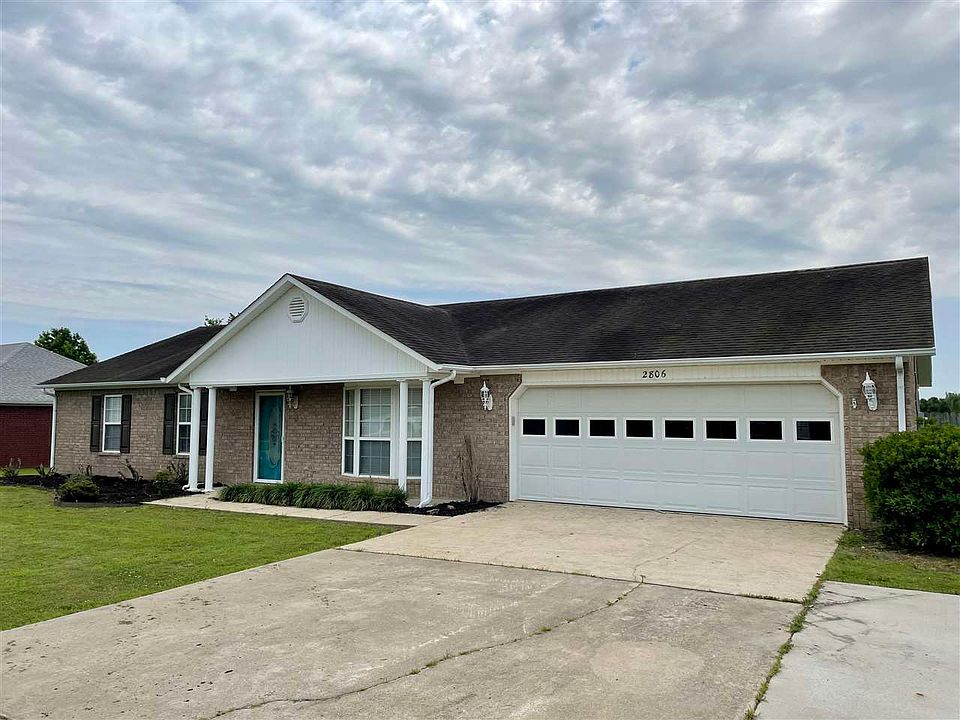 2nd image of 2806 Carriage Hill Dr
