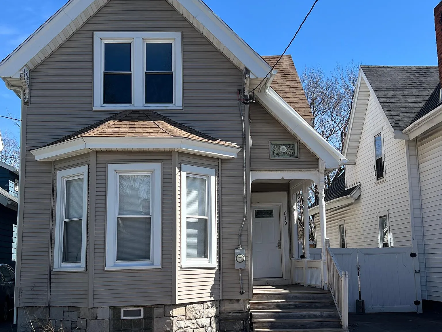 610 N McBride St — Photo 1