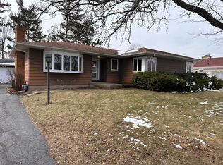 804 Hayes St, Harvard, IL 60033