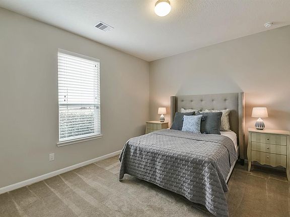 3rd image of 3516 Banbury Ln