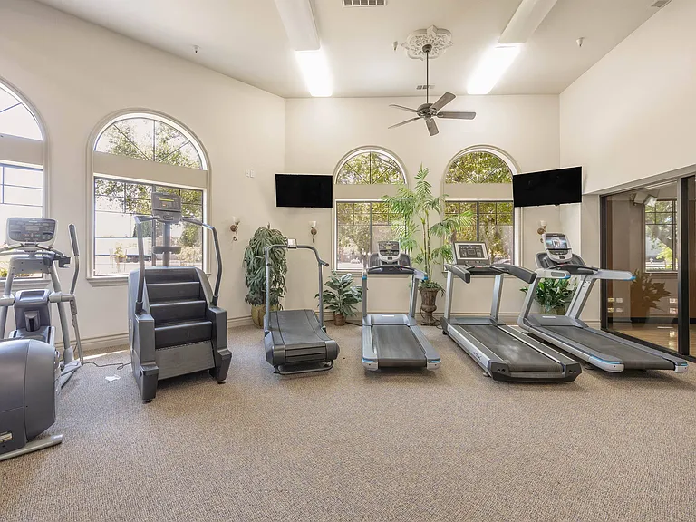 Dominion Courtyard Villas — Photo 33