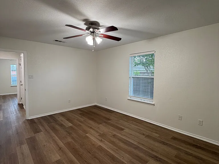 404 Kylar St — Photo 15
