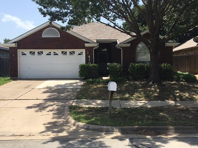 1st image of 410 Faircrest Dr