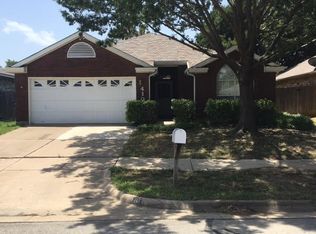 410 Faircrest Dr, Arlington, TX 76018