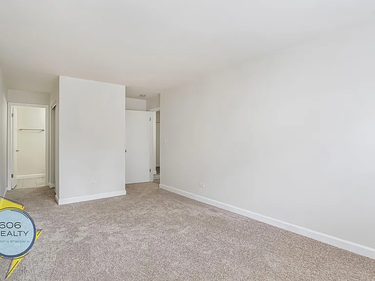 1039 College - apartments and offices for rent — Photo 8
