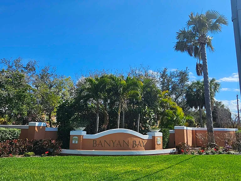 120 Banyan Bay Dr — Photo 1