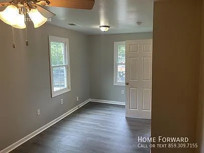 100 Bristol Ave — Photo 3