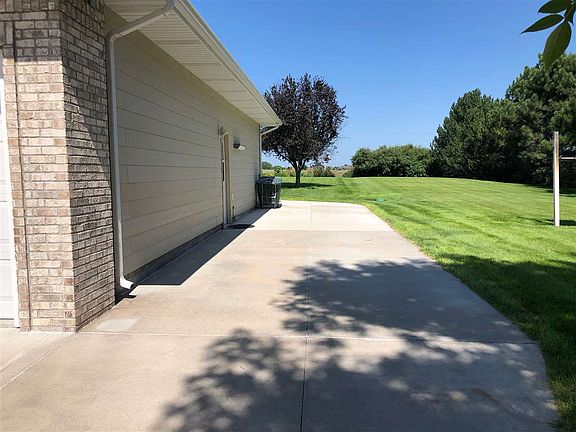 3rd image of 9175 Maloney Dr