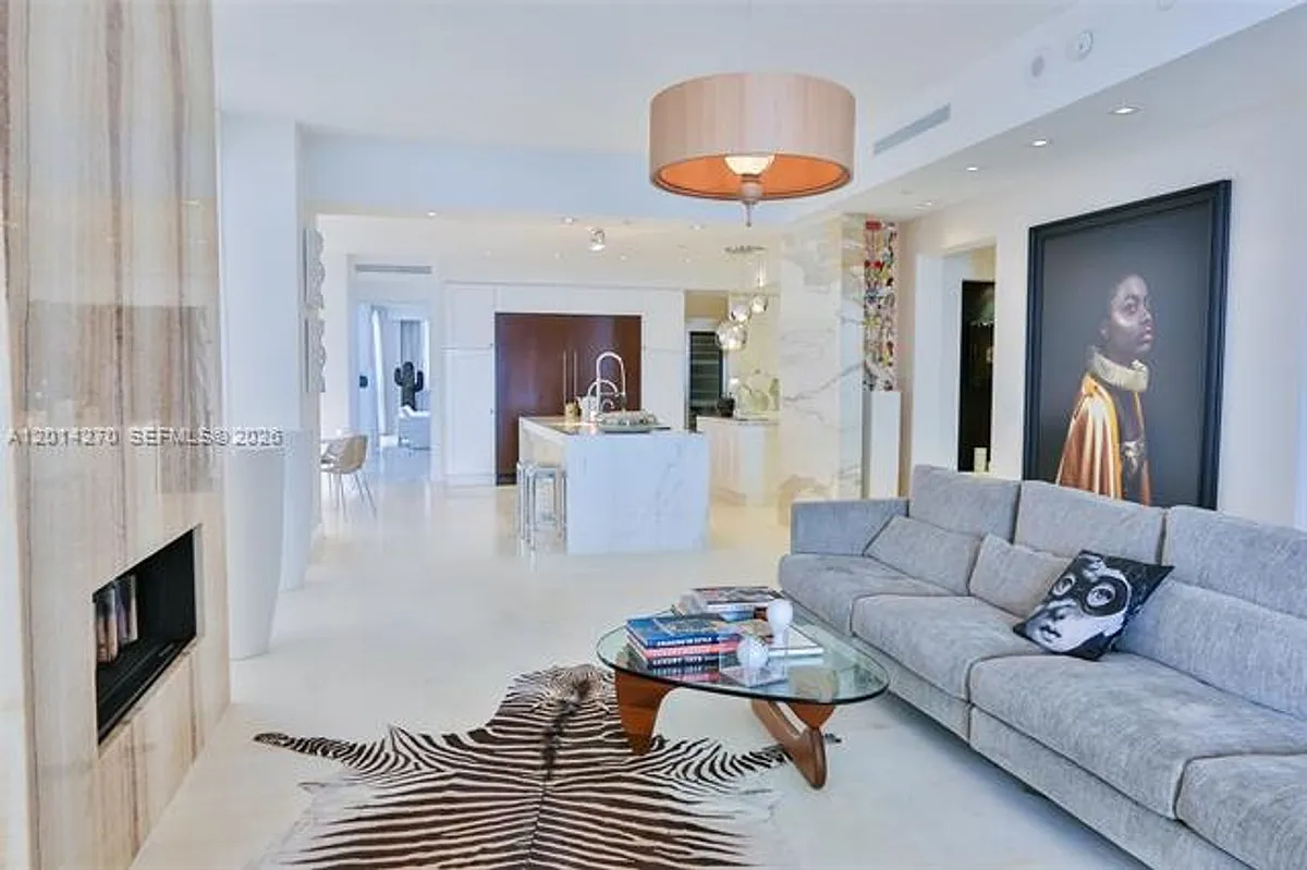 Building Photo - 17749 Collins Ave #2801