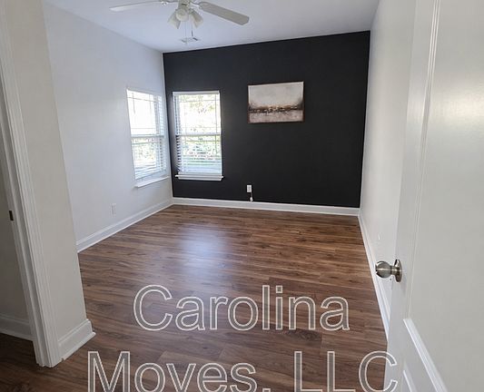 3rd image of 314 Park Ridge Cir