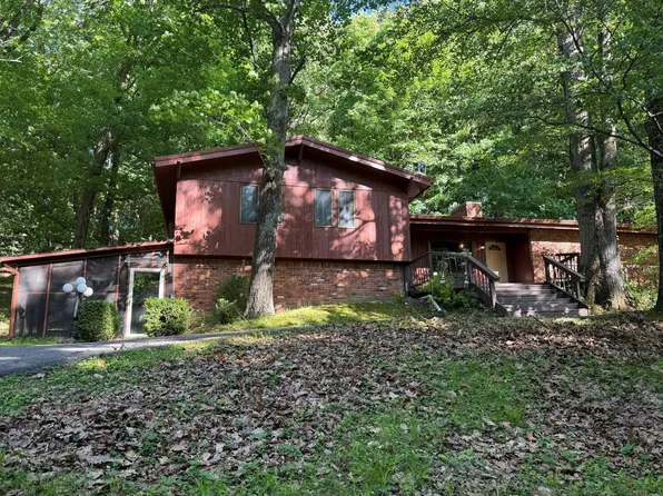 121 E Cruce Ln, Marion, KY 42064