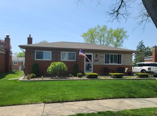 32721 Ridgefield Ave, Warren, MI 48088