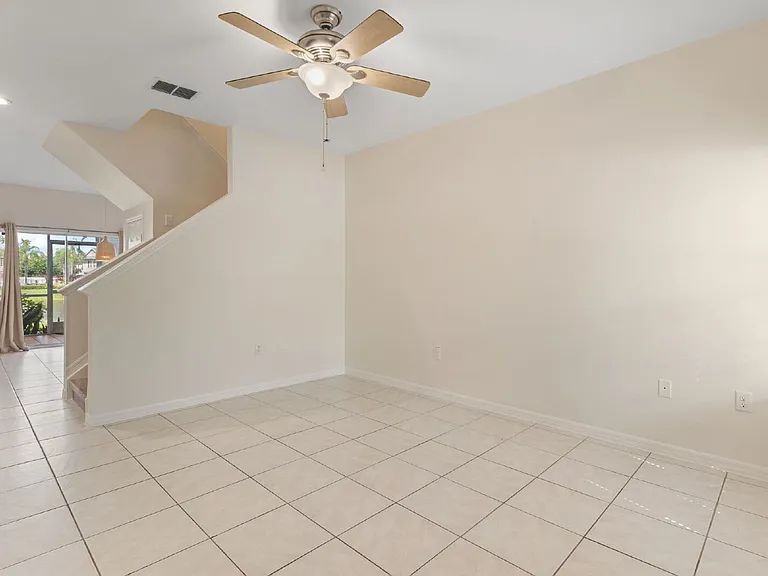 7565 Plantation Cir — Photo 5