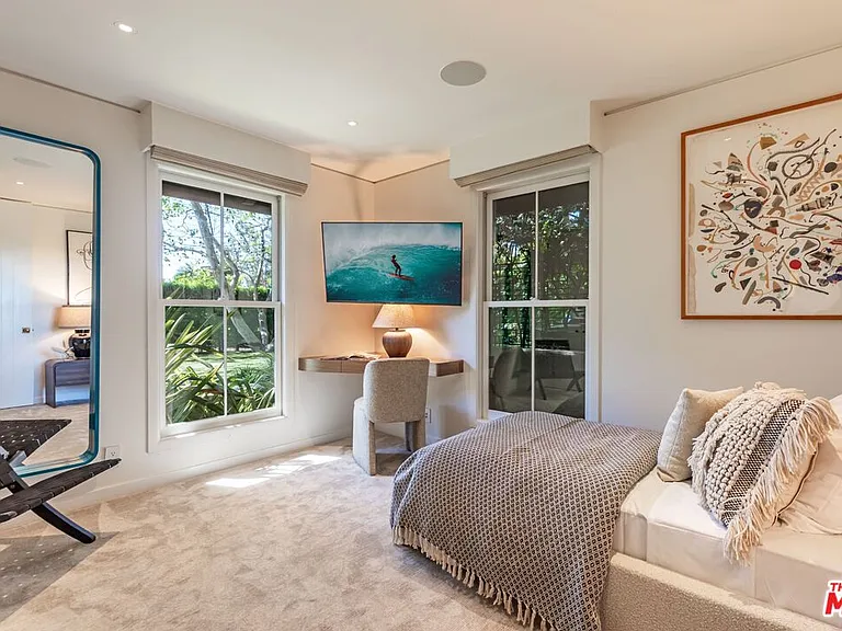 400 Toyopa Dr — Photo 22