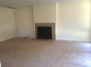 380 Holiday Hl, Florissant, MO 63033