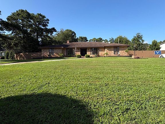 3rd image of 7751 Country Squire Dr