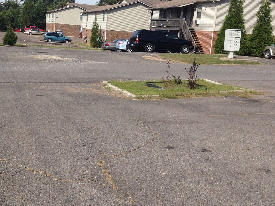 2nd image of 1512 Diuguid Dr