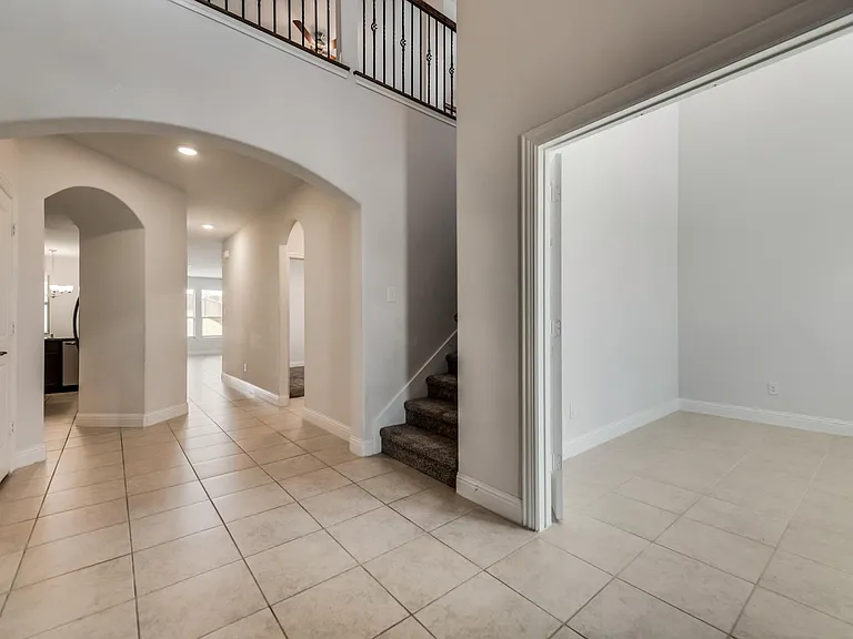1216 Gibson Dr — Photo 7