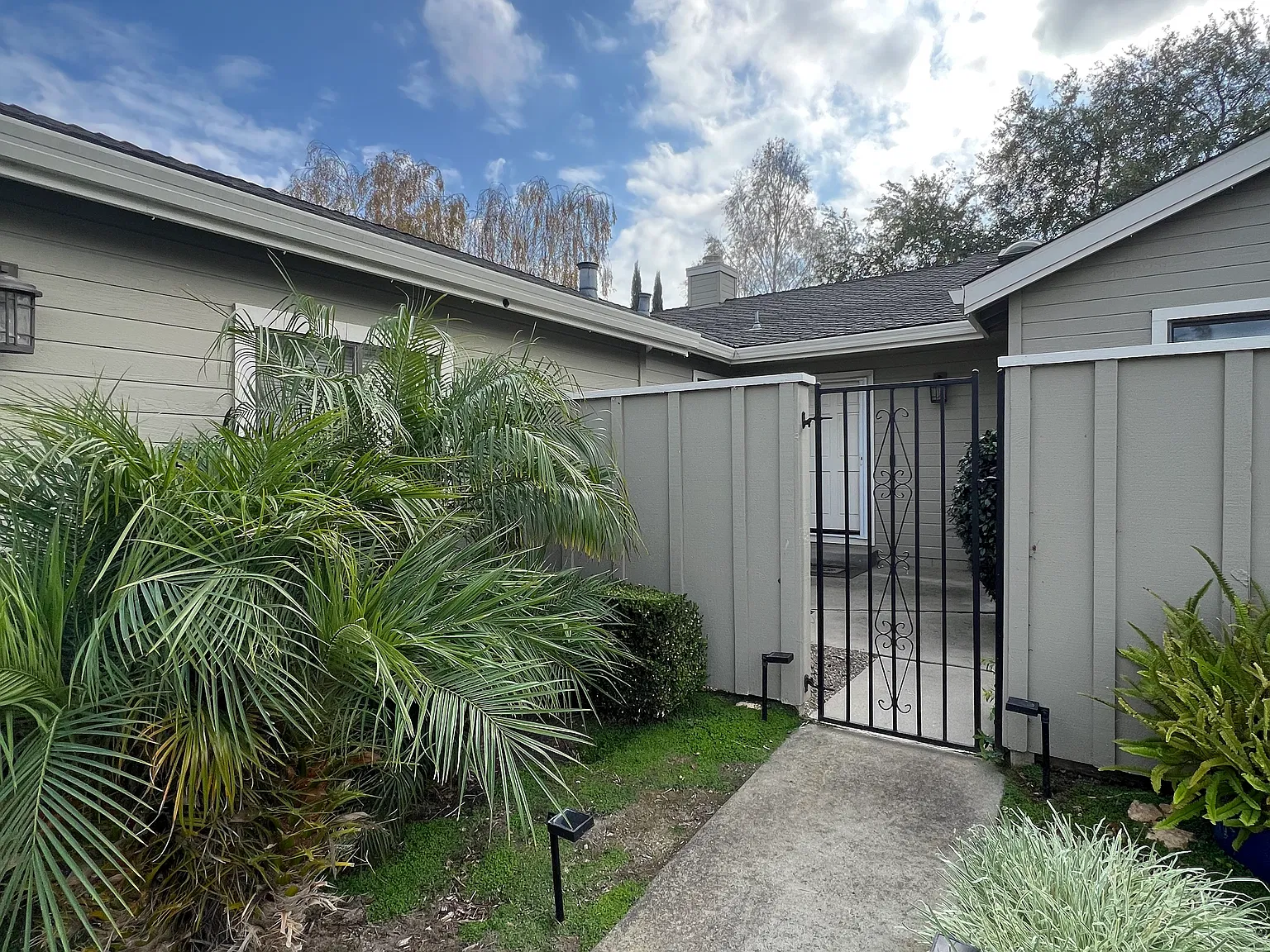 2 bed, 1675 sqft, $3,250 — Photo 2