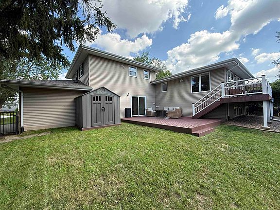 4th image of 2355 Clarke Crest Dr