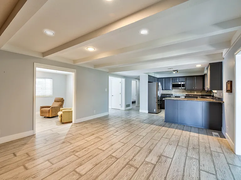 12310 S Hills Dr — Photo 33