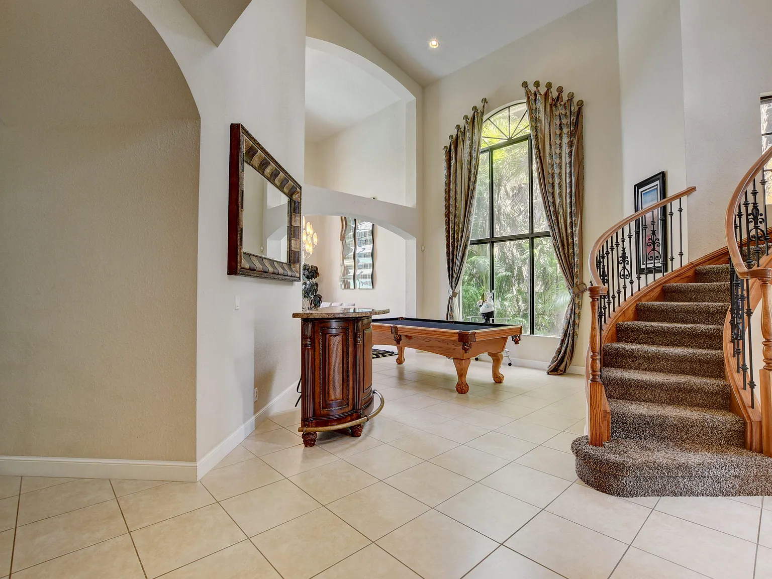 5 bed, 4.5 bath, 3428 sqft, $6,500 — Photo 3