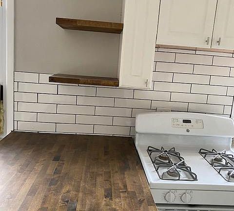 4th image of 16131 Forest Ave #Top