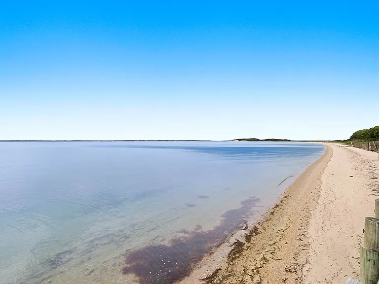 42 Peconic Ave — Photo 4