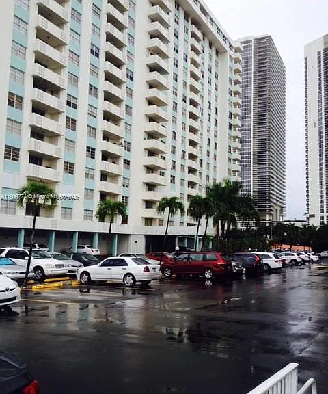 1833 S Ocean Dr #308 — Photo 1